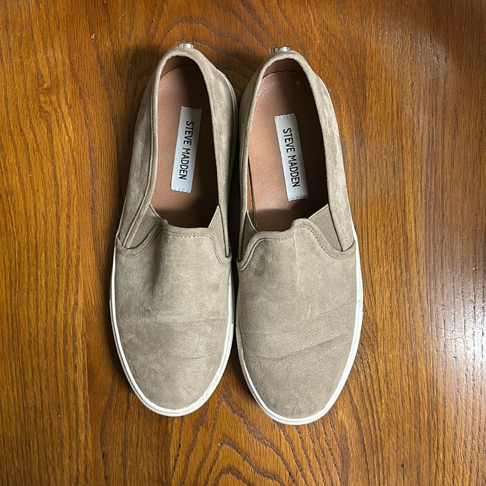 Steve Madden slip on sneaker